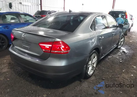2015 Volkswagen Passat 2.0L Tdi Se из США, поврежденный, VIN 1VWBV7A36FC089461